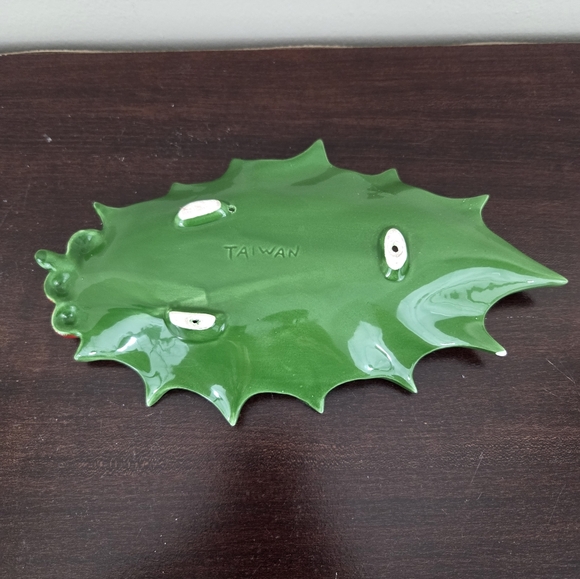 Ceramic Holly Leaf Christmas Dish With Berries Vintage Christmas Green & Red 70s - Picture 8 of 9
